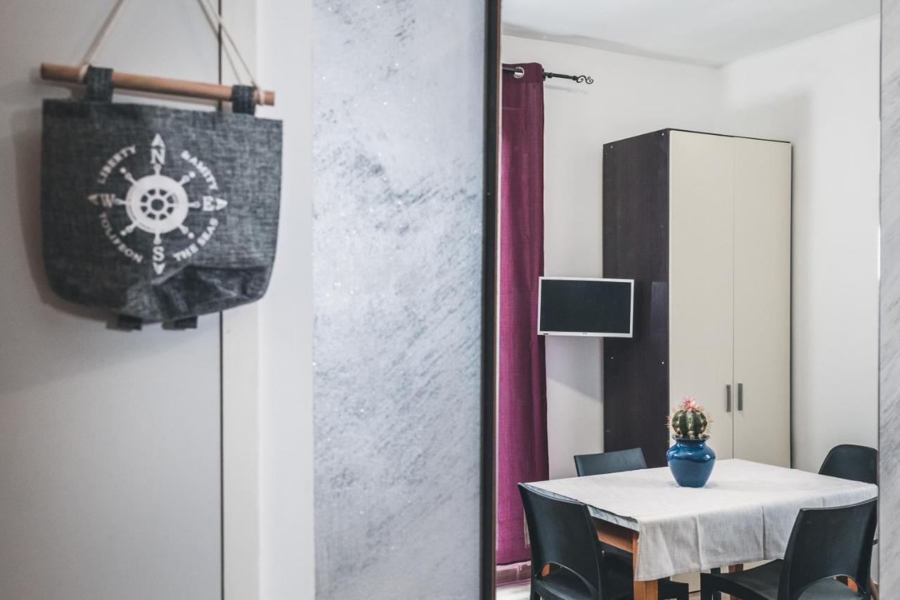 Bulldog Station Apartments With Private Wc, Ac, Tv Mestre Exterior foto